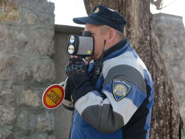 Ogulinska policija nadzirala brzinu na lokacijma koju su predložili građani