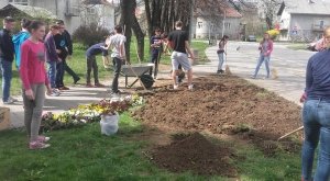 Uređivanje vrta POŠ Ogulin