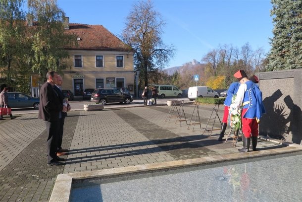 Položeni vijenci i upaljene svijeće povodom Svih svetih