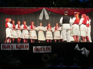 Folkloraši u Ogulin donijeli ples, glazbu, šarenilo i veselje