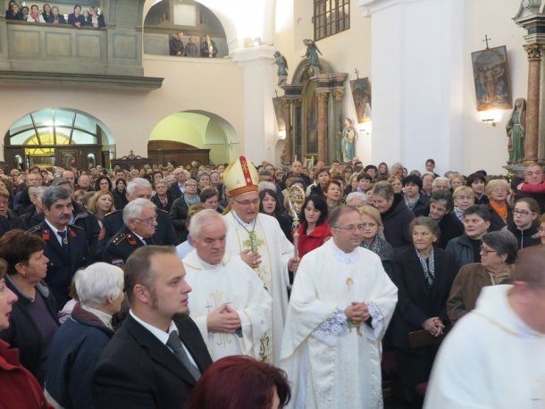 Šibenski biskup mons. Tomislav Rogić uveličao proslavu Gospe od Zdravlja u Ogulinu