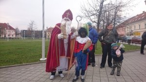 Uz Udrugu „Osmijeh“ sveti Nikola darivao najmlađe