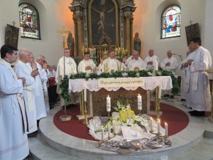 Ogulinski župnik i dekan don Robert Zubović proslavio srebrnu misu