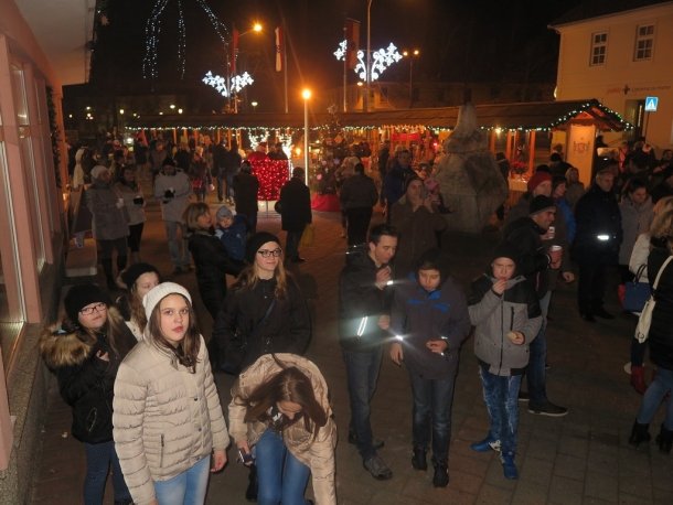 Žive jaslice i koncerti razveselili Ogulince